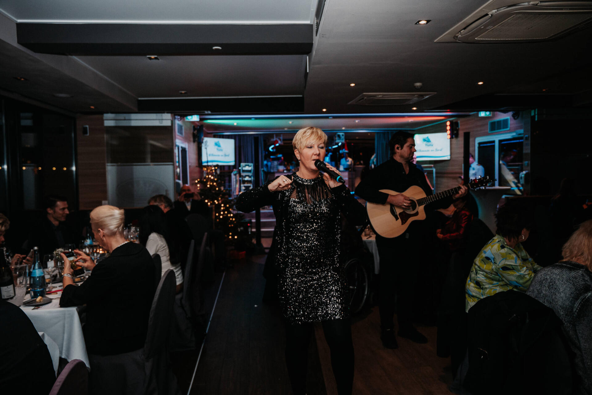 Musikalische Begleitung an Bord WeisseFlotte LAFER 2023 118 scaled 1 scaled • Weisse Flotte Rhein-Neckar